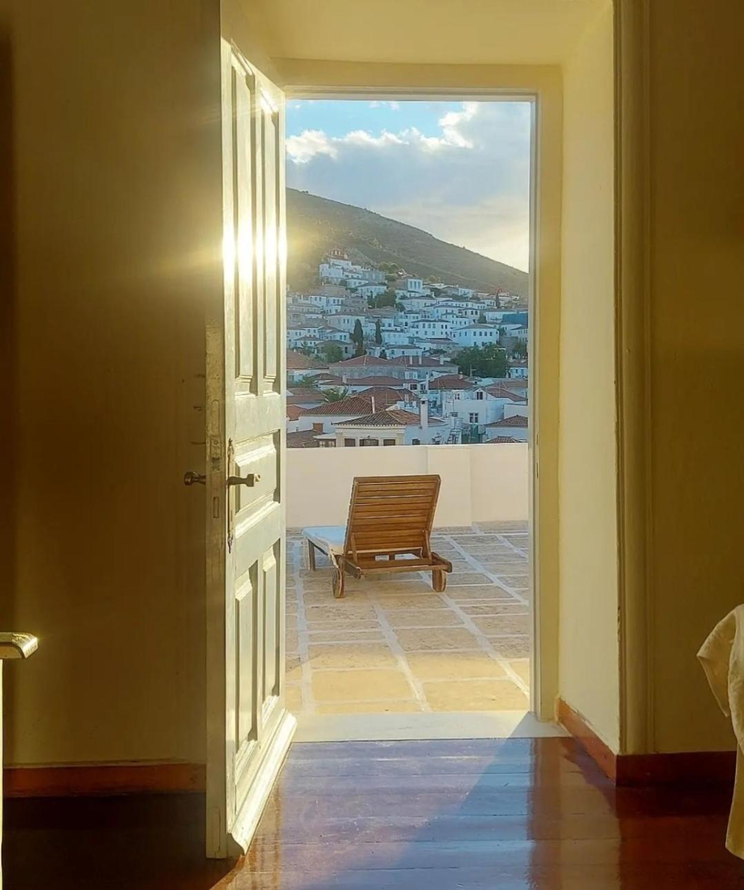 Christina'S Stone House Apartment Hidra Exterior foto
